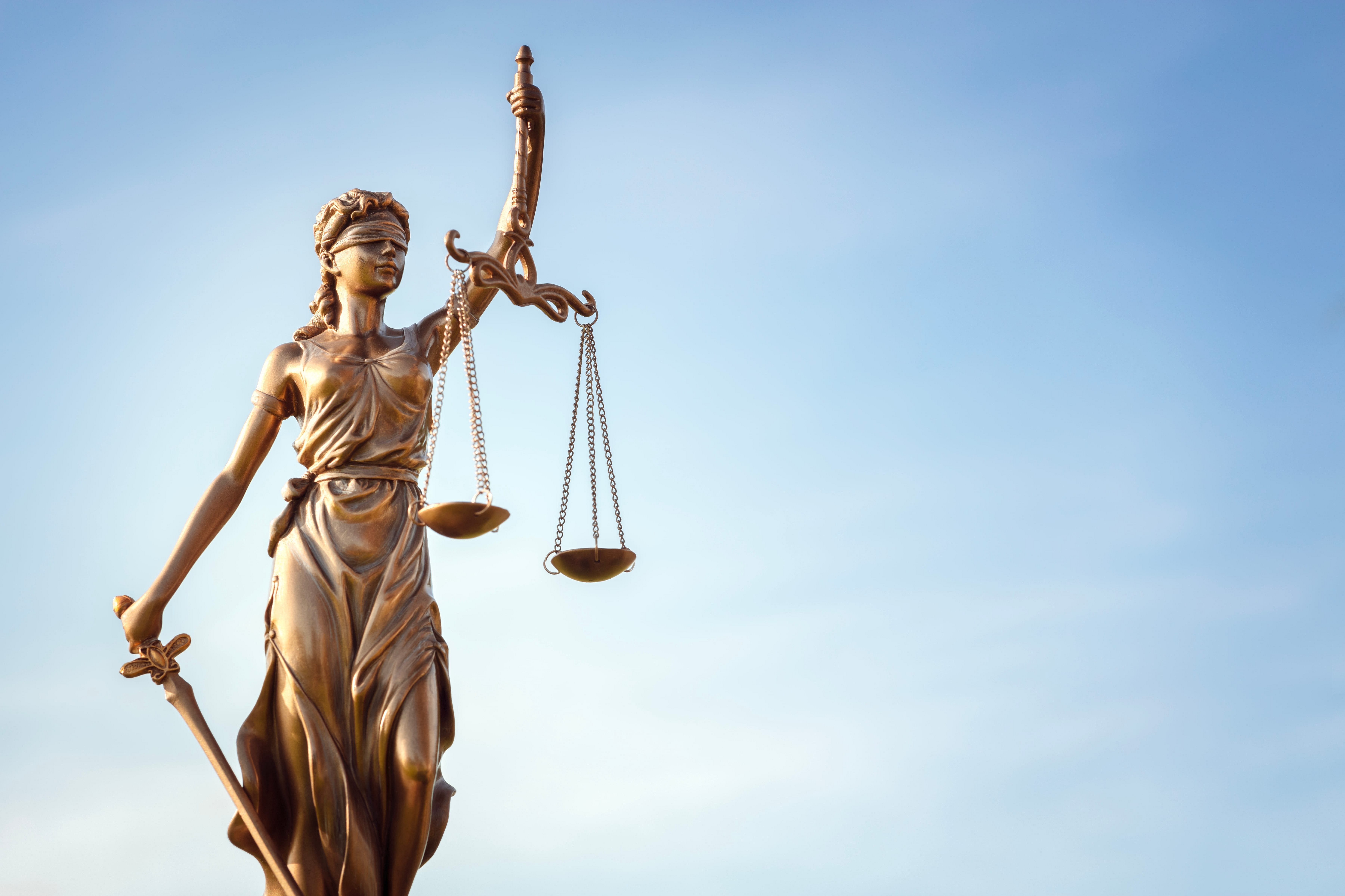 JuristischesUndRechtlichesKonzeptStatuederJustizMitWaage - Dreiym Engineering PLLC